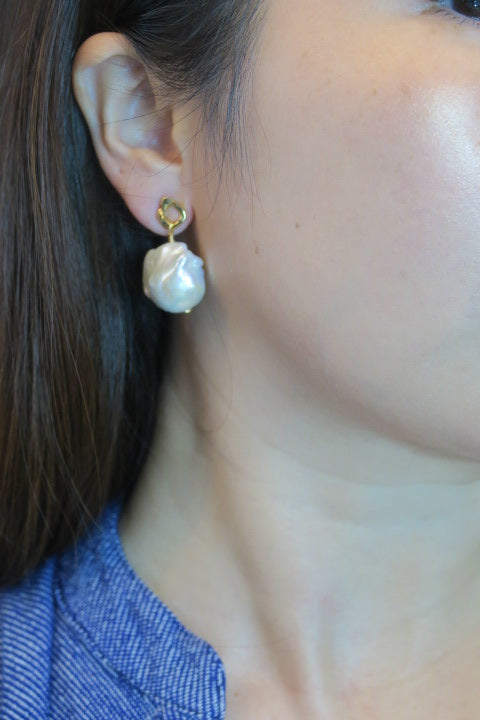 Elkhorn AAAA baroque gold plated earring