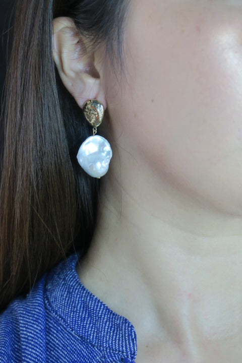 Anthurium AAAA baroque gold plated earring